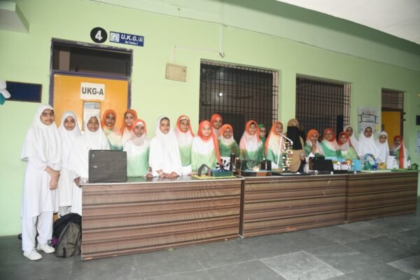 Students at work in the laboratory at DAPS Raebareli
